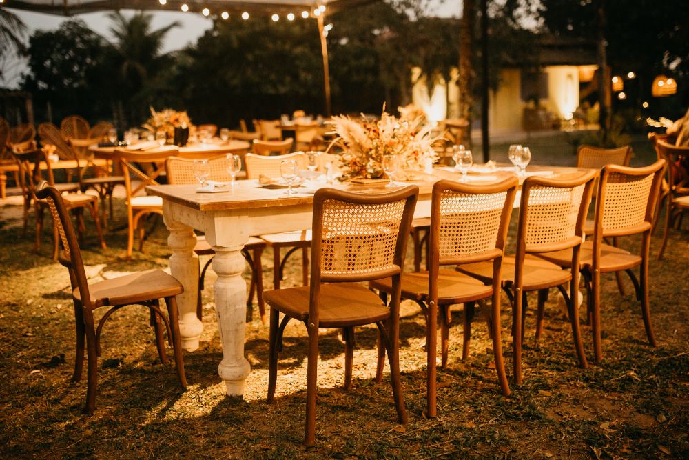 תאורה של אירוע קטן בחוץ